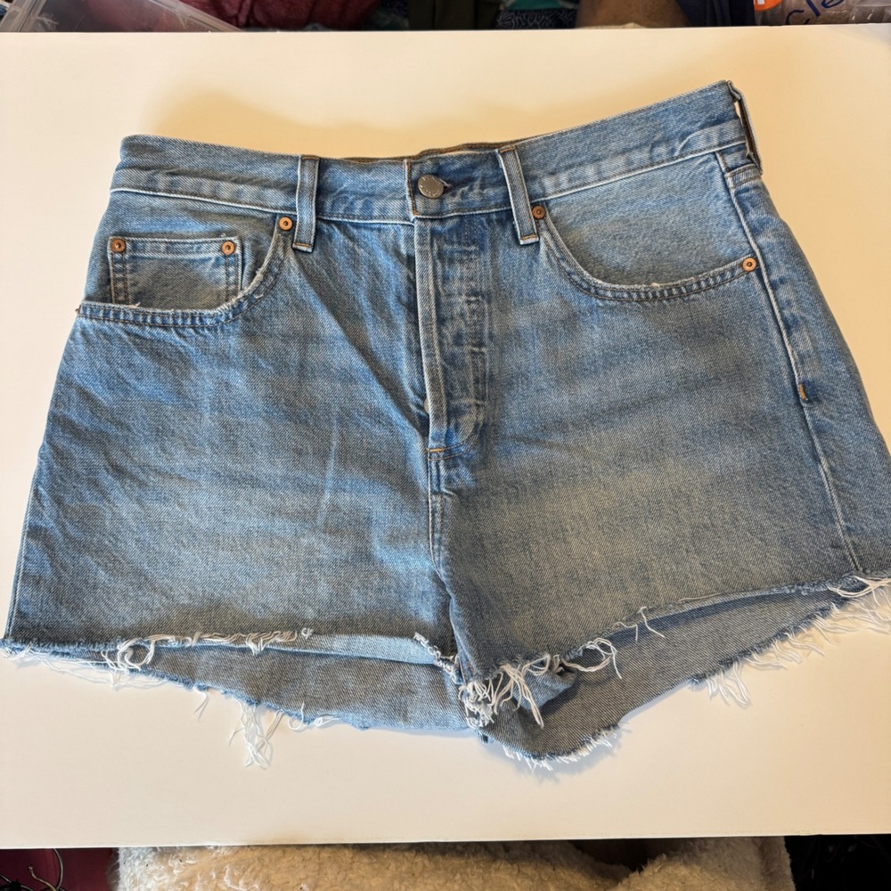 Denim Forum The 90s Vintage Cut-Off Denim Shorts Light Wash Blue‎ Size 29